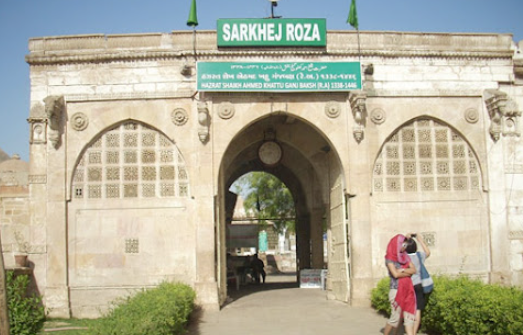 Dargah Hazrat Shaikh Ahmed Khattu Ganj Bakhs RA, Ahmedabad, Gujarat - Vushii.com Dargah Hazrat Shaikh Ahmed Khattu Ganj Bakhs RA, Ahmedabad, Gujarat - Vushii.com
